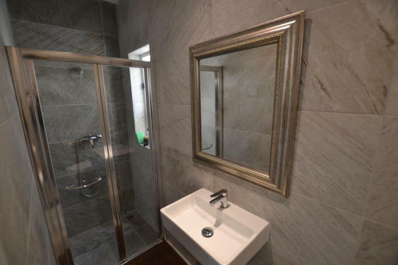 セングレアThe Penthouse Flat-Terrace&Viewアパートメント エクステリア 写真